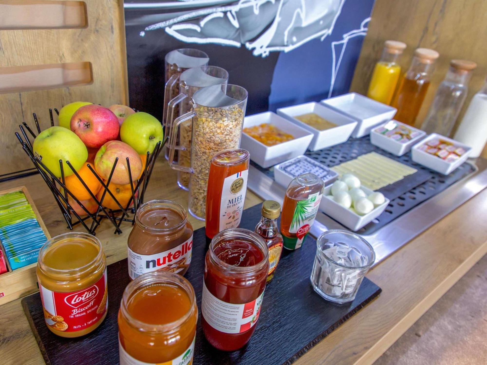 Ibis Budget Marseille Timone Bagian luar foto