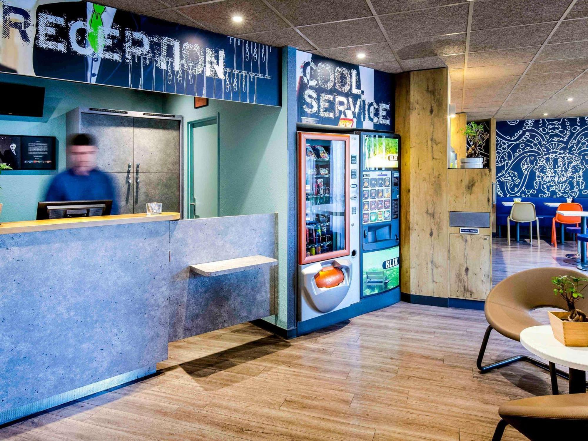 Ibis Budget Marseille Timone Bagian luar foto