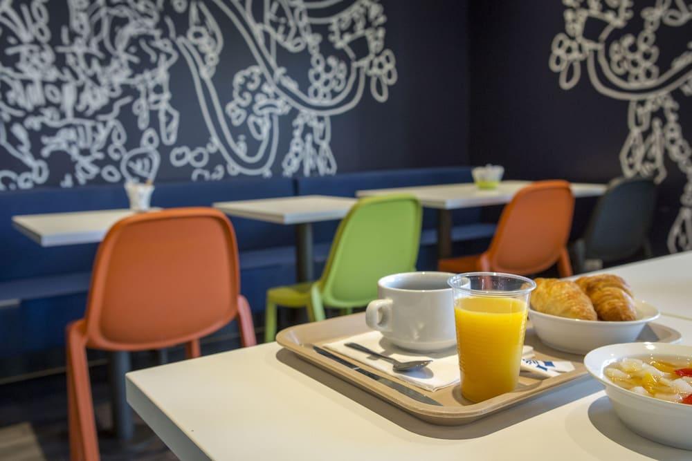 Ibis Budget Marseille Timone Bagian luar foto