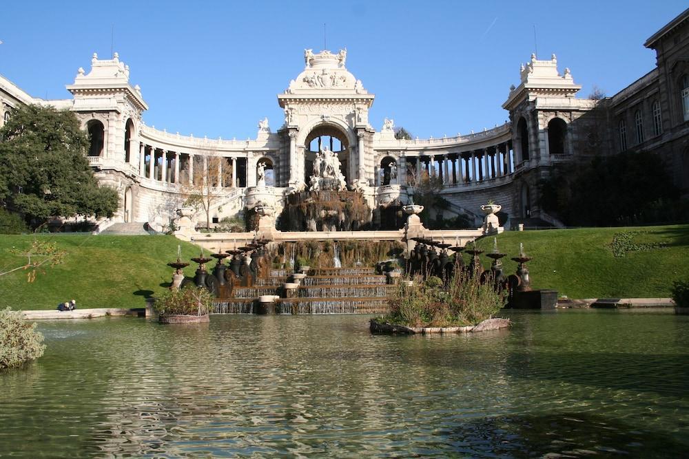 Ibis Budget Marseille Timone Bagian luar foto